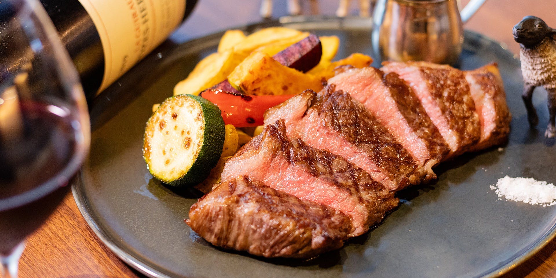 ROPPONGI STEAK HOUSE MEATON（【旧店名】The SHEEP FORCE）