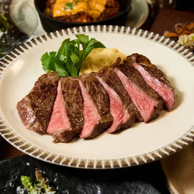 特選・黒毛和牛、熟成ラム、肉のプロが焼き上げるこだわりのステーキ各種