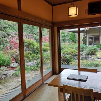 日本庭園を一望できる完全個室