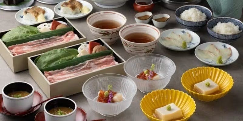 【お顔合わせ・還暦等ご家族のお祝いに】お祝い会席（百福（厳選豚肉）要予約※個室確約）