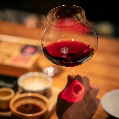 自慢のお肉に合うワインもございます