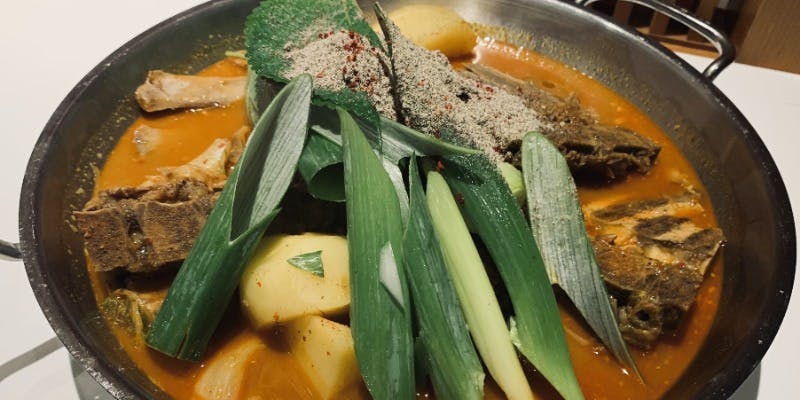 【鍋コースA・カムジャタン】縁のおすすめ韓国鍋料理＋韓国一品料理と共に！