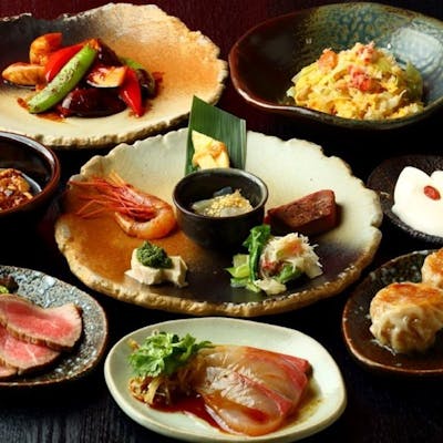 目の前で焼き上げる鉄板中華料理に、自然と気持ちが盛り上がる