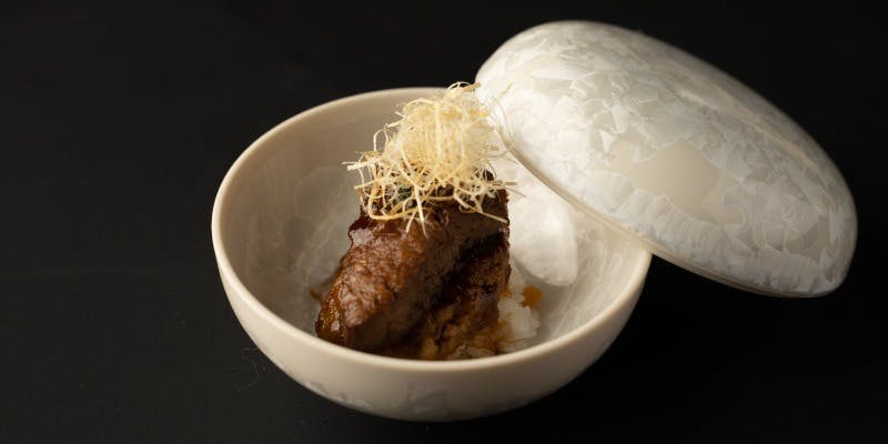 【藤（Fuji）コース】全15品の季節の食材と肉の優雅な調和をリズミカルに織り交ぜたコース