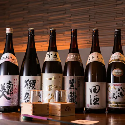 季節の地酒は当店で