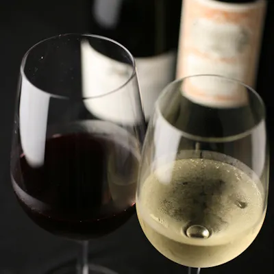 各地のお酒を取り揃えております