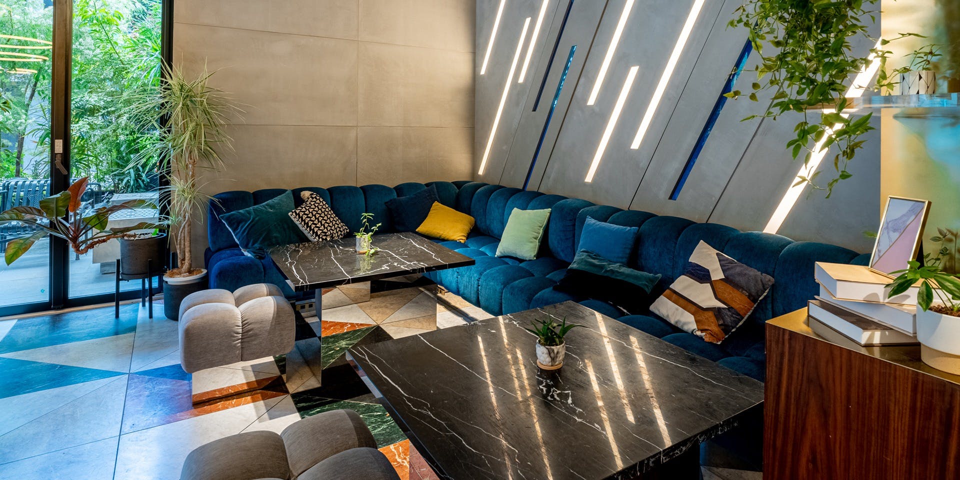 スラッシュカフェアンドバー 川崎（slash cafe & bar 川崎）