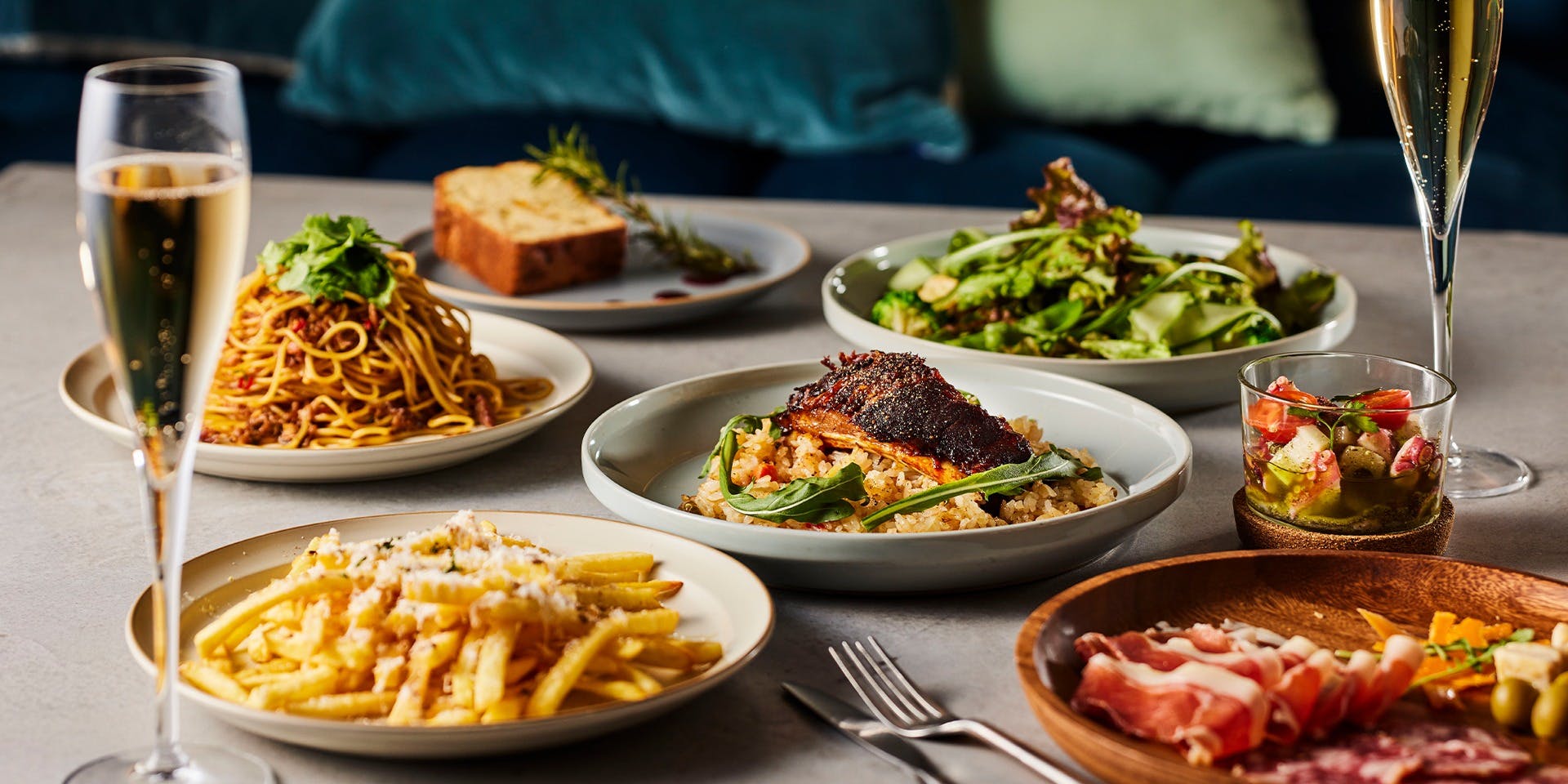 スラッシュカフェアンドバー 川崎（slash cafe & bar 川崎） - 画像4