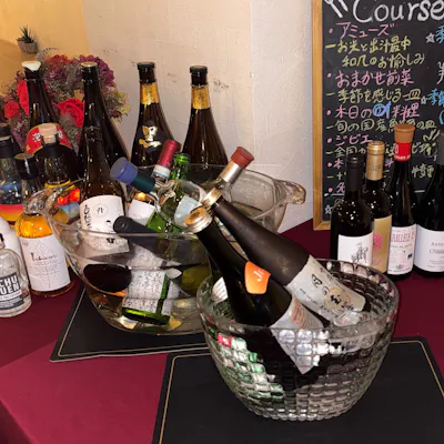 フリーフローでは15種以上のお酒をご用意しております。