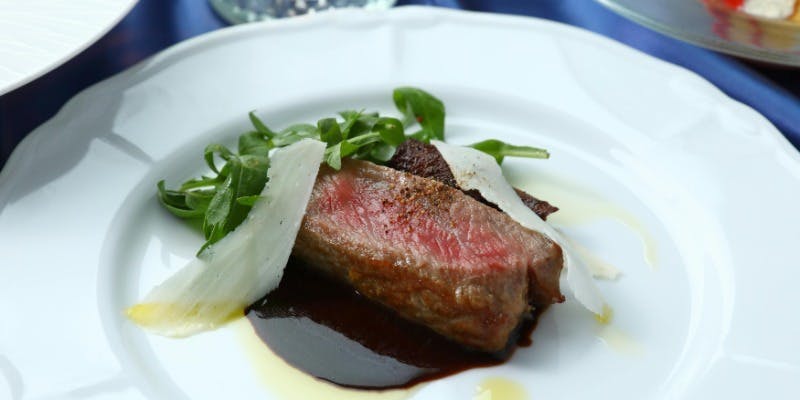 【12月限定！冬のご褒美ディナー】牛サーロインのタリアータなど全7皿＋乾杯酒付き