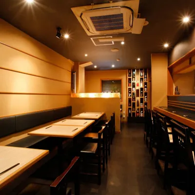 落ち着いた雰囲気の店内
