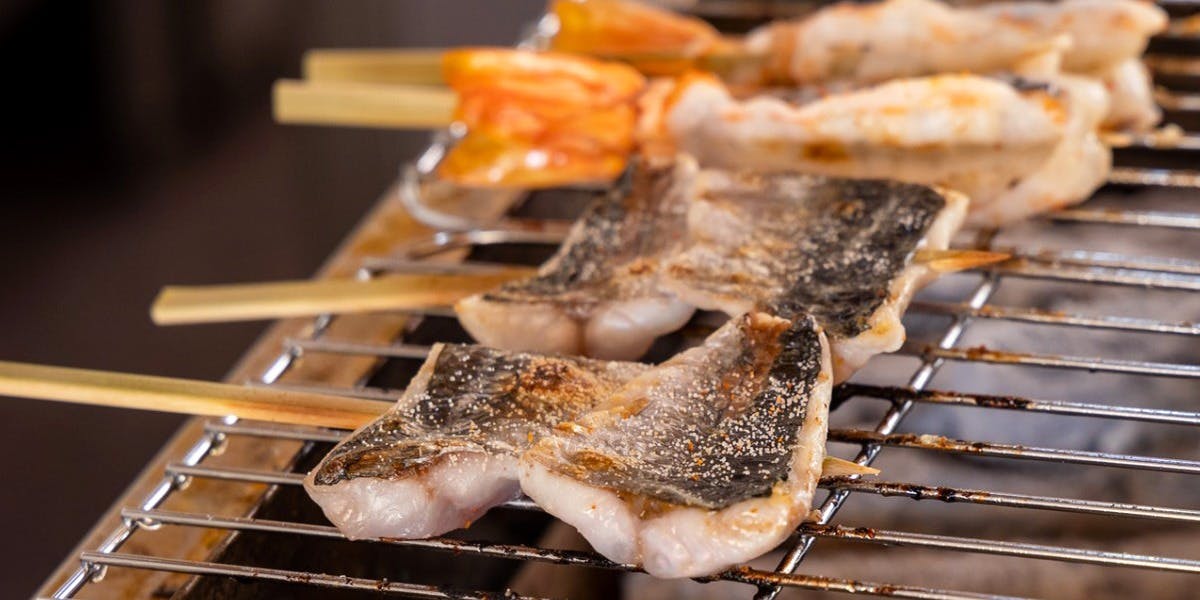 夕焼け鳥の休息 4月店休日のお知らせ] 毎週月曜日を定休日とさせて頂いており