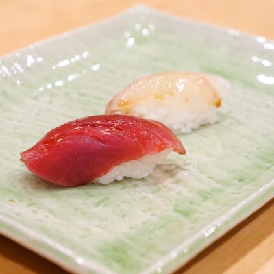 独自に調合したシャリ酢に合うお米と新鮮な旬のネタ