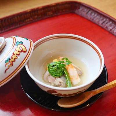 日本の四季を表現する上品な和食