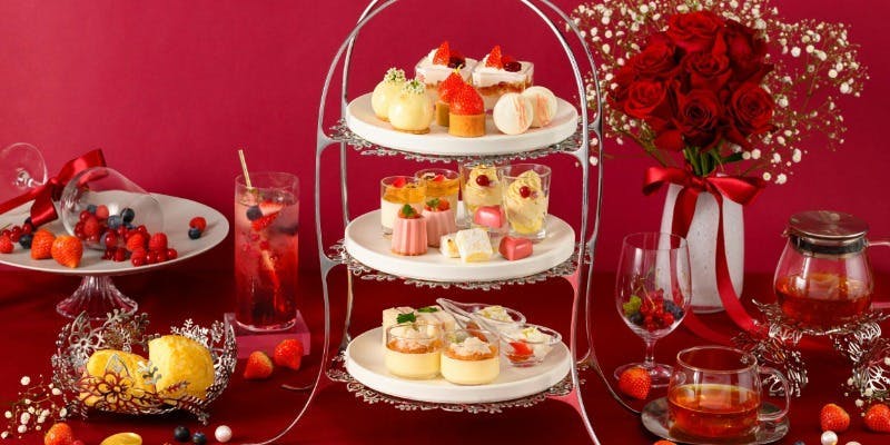 Very Berryアフタヌーンティー ＋乾杯スパークリング1杯付（12/26～2/17 11時予約限定）