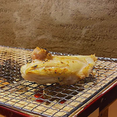 炭火の旨さは段違い!天然とらふぐの七輪焼き