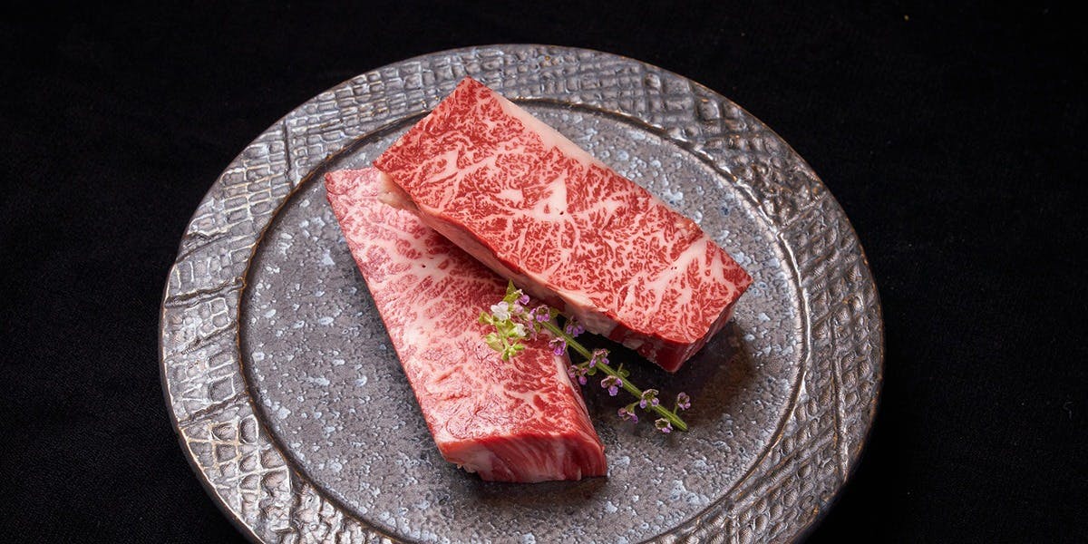 和牛焼肉 やくにく 路地裏