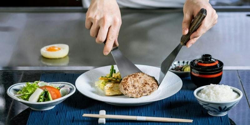 ハンバーグランチ「輝」＋国産牛ハンバーグステーキ・ダイスカットステーキ　など7品