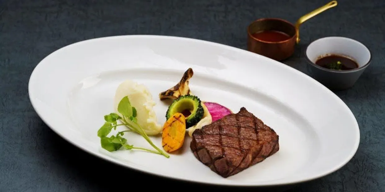 KINGDOM/ハレクラニ沖縄 【黒毛和牛+前菜3種が選べるディナーコース】+乾杯ドリンク付き(一休限定) ディナー プラン(11997806 ...