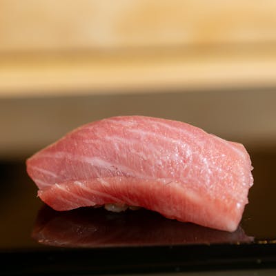 鮨はシャリと温度