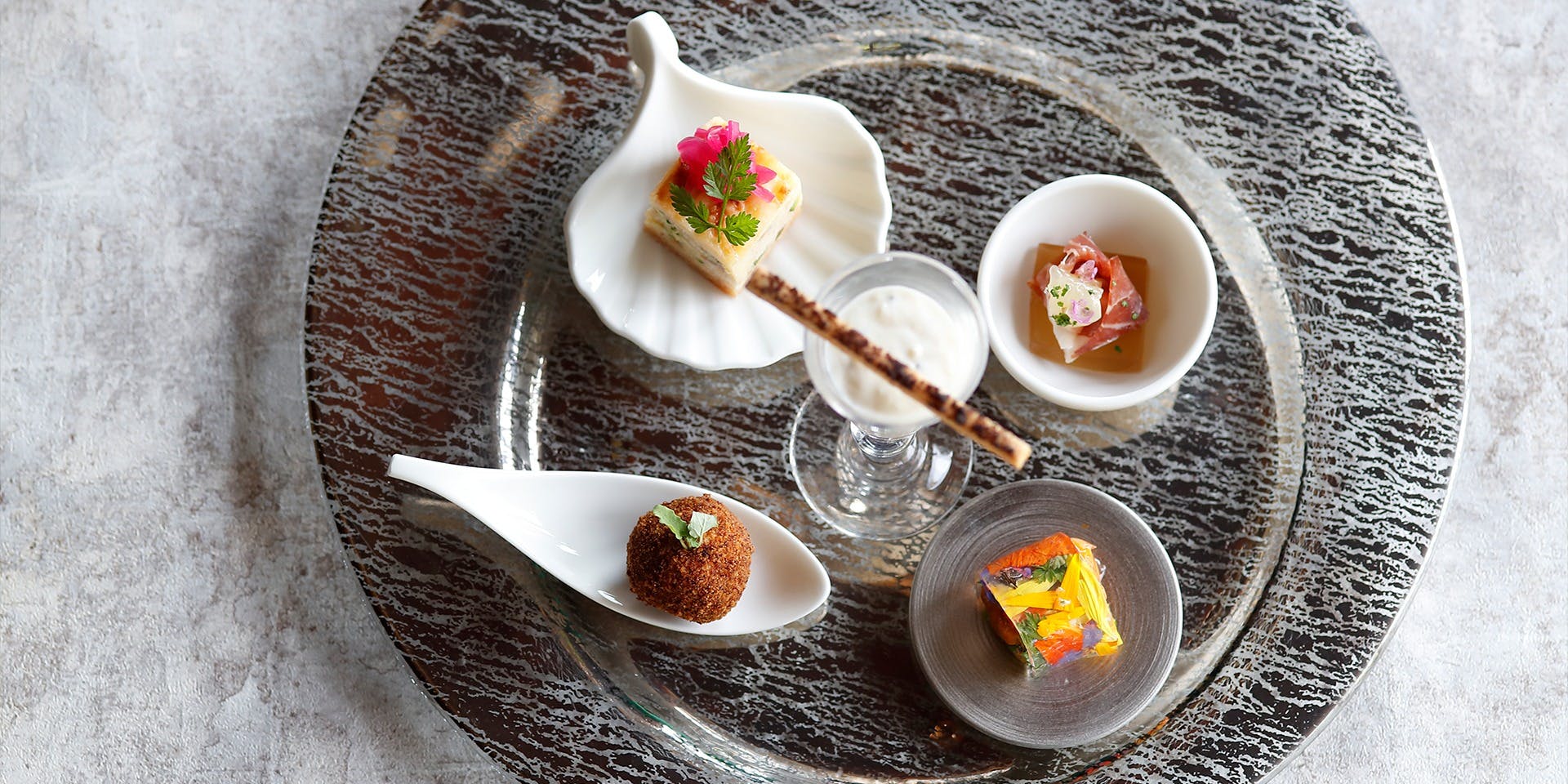 フレンチレストラン オトヌ（島津重富荘）