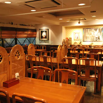 お洒落で落ち着いた雰囲気の店内