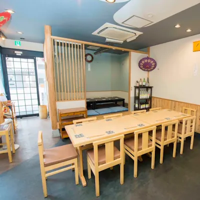 カジュアルな店内