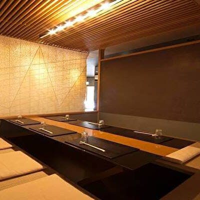 和モダンの隠れ家的雰囲気の個室