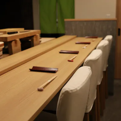 カウンター4席のみの静謐な空間で叶う特別なひととき