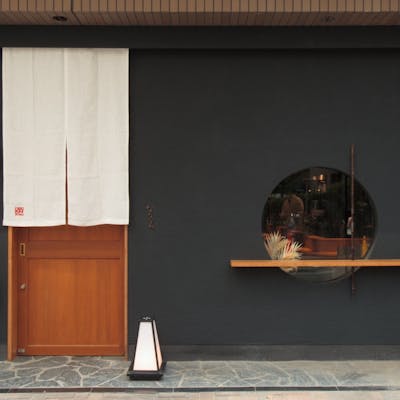 ソムリエお勧めの厳選ワインと季節の希少な日本酒