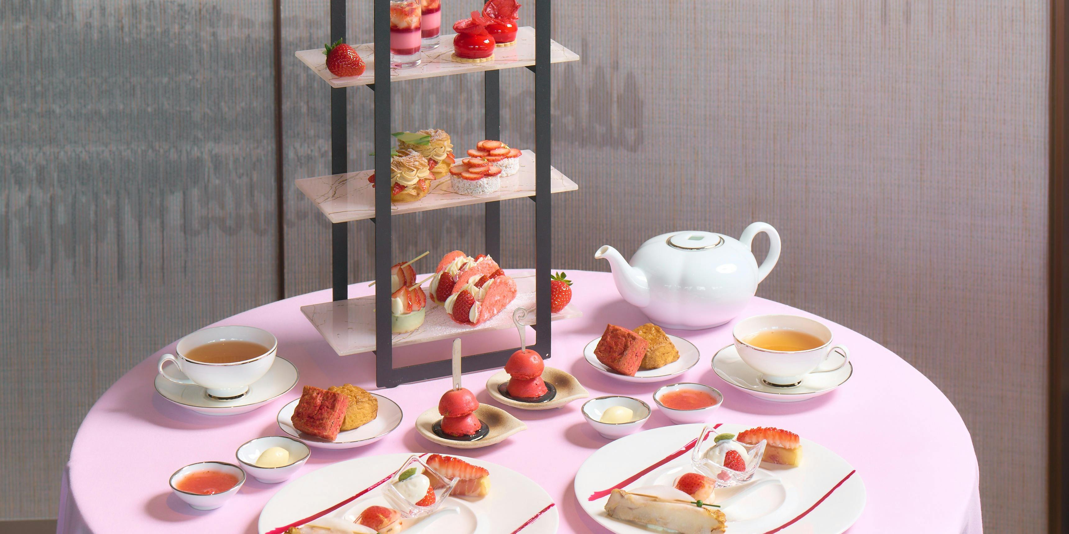 Dusit Gallery／デュシタニ京都 桃とチェリーのアフタヌーンティー