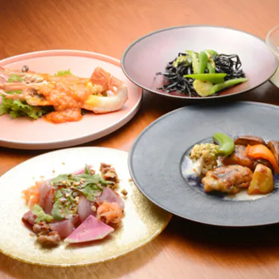 旬の食材をふんだんに使用したディナーコースがおすすめ