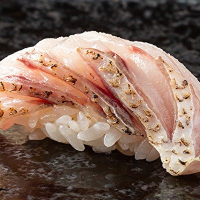 丁寧な仕込と繊細な技が織りなす、目でも酔わせる優美な握り