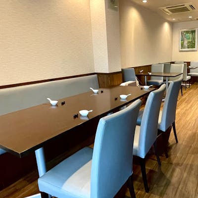 落ち着いた店内