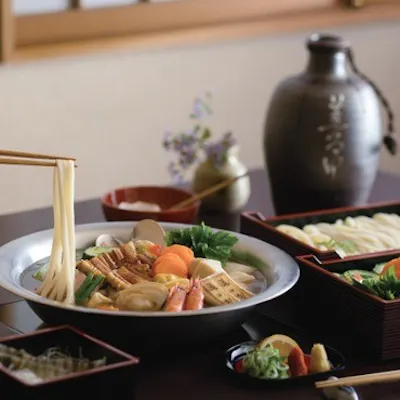 新鮮な素材の美味しさ溢れる旬の食材を吟味し、伝統の味をお届け
