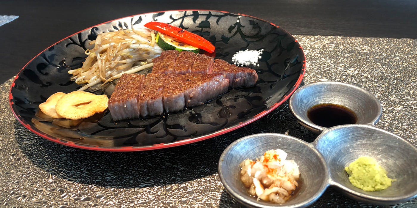 鉄板焼いっせつステーキ&Bar 特選黒毛和牛100g×北海ホタテ・大