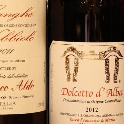 有機ワインを100種類以上用意。ブランド肉とのマリアージュをご堪能ください。