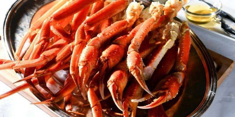 【ディナーバイキング】冷製ボイルズワイ蟹、お肉、苺スイーツなど食べ放題（土日祝日限定）