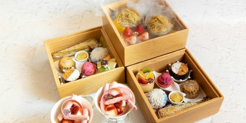 【冬の味覚が詰まったアフタヌーンティーBOX】（13：30入店）