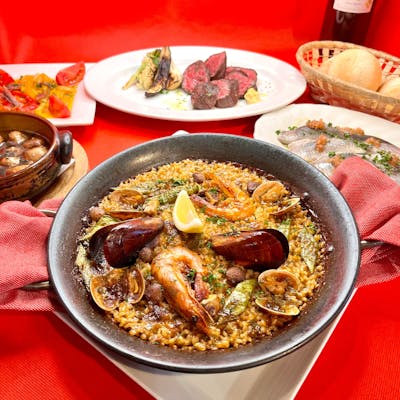 スペインの風味、一皿ずつ楽しむ旅