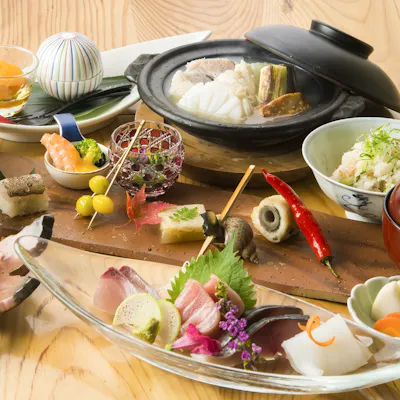 店主考案の【凛とした 八方だし】を使用した料理