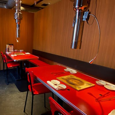 アットホームでカジュアルな店内