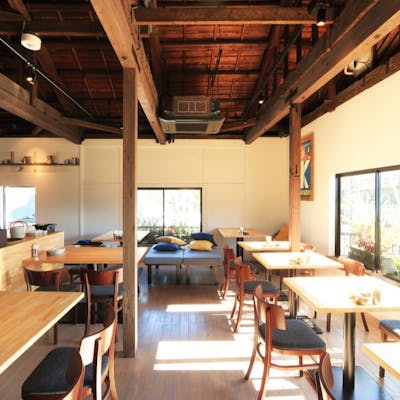 オフィス街や繁華街でもない、墨堤通り沿いの静かな住宅地