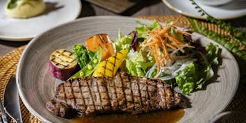 【ONE PLATE LUNCH】牛肉グリルがメインのランチセット - RISTASIX／コートヤードマリオット銀座東武ホテル