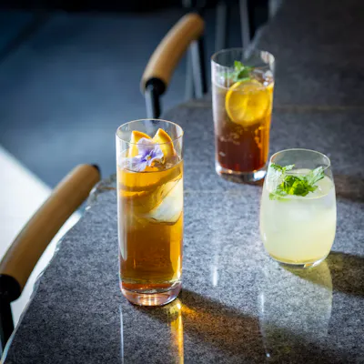 オリエンタルなエッセンスをポイントにフルーティーなカクテルからハーブの焼酎など