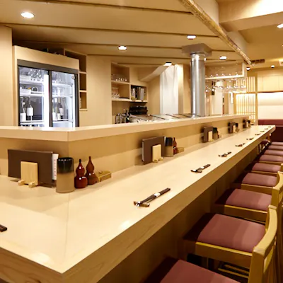 さまざまなシーンでご利用いただける店内