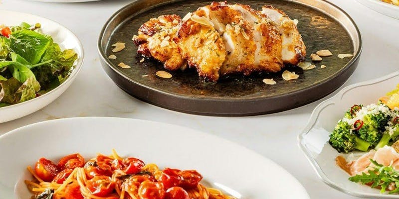 【サルヴァトーレコース】チキンソテー、人気ピッツァ2種、パスタ等＋2時間飲み放題