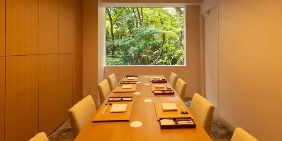 日本料理 e.（ニホンリョウリ　イーピリオド）