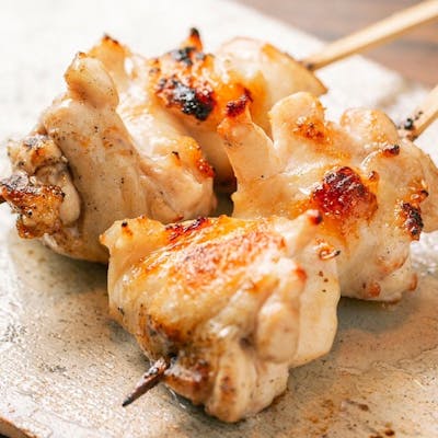 紀州備長炭で一串一串丁寧に焼き上げた自慢の焼鳥
