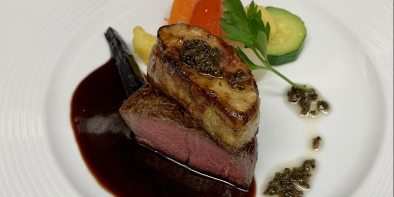 イタリア産フレッシュ黒トリュフとキャビアのロッシーニスペシャルコース